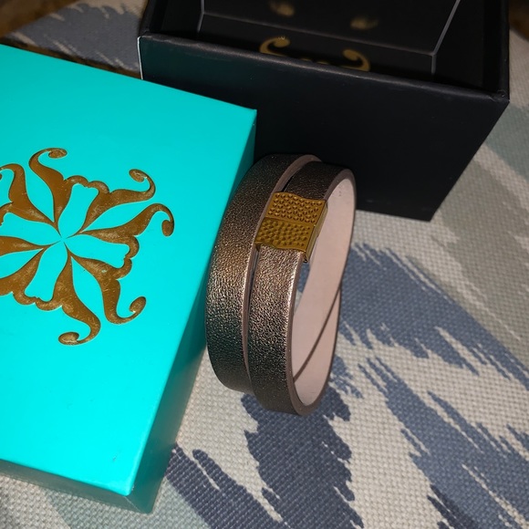 Brand New Rustic Cuff Set - Picture 4 of 4